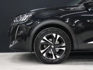 Peugeot 2008 Peugeot 2008 1.2 PureTech GT [APPLE CARPLAY, DIGITAL DASH, SFEERVERLICHTING, TREKHAAK AFNEEMBAAR, CAMERA, CLIMATE CONTROL, HALF LEDER, DODEHOEK DETECTOR, NAVIGATIE, NIEUWSTAAT] - afbeelding nr 27