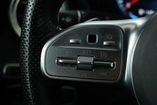 Mercedes-Benz C-Klasse Mercedes-Benz C-klasse 200 AMG | Stoelverwarming | Carplay | Trekhaak |  Matrix LED | Sfeerverlichting | Leder/Alcantara | Side Assist | Camera - afbeelding nr 16