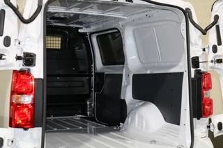 Peugeot e-Expert Peugeot e-Expert EV L3 75 kWh Airco Navigatie Trekhaak Black Line - afbeelding nr 16