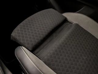 Opel Grandland X Opel Grandland X 1.2 Turbo Business Executive (APPLE CARPLAY, GROOT NAVI, CLIMATE, LEDER, TREKHAAK, SPORTSTOELEN, GETINT GLAS, ELEK ACHTERKLEP, LANE ASSIST, NIEUWE APK, NIEUWSTAAT) - afbeelding nr 25