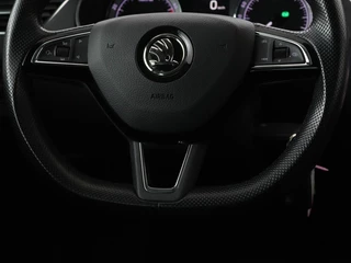 Škoda Octavia Skoda Octavia 1.5 TSI Business Edition | Stoelverwarming |  Trekhaak | Carplay | Half leder | Navigatie | Climate control | Parkeerhulp | Cruise control - afbeelding nr 9