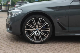 BMW 5 Serie BMW 5 Serie 530e iPerformance High Executive / Schuifdak / 360Camera / Head-up / 20'' / Volleder / Harman Kardon / Keyless / Navigatie / Stoelventilatie / Stuurverwarming / Dodehoek / ACC - afbeelding nr 13
