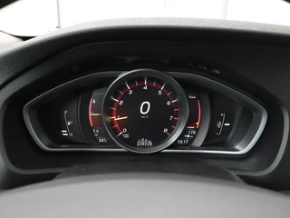 Volvo V40 Volvo V40 2.0 T2 Nordic+ | Stoelverwarming | Harman/Kardon |  LED | Cruise control | Navigatie | Bleutooth | Climate control - afbeelding nr 13