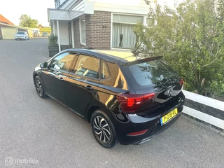 Volkswagen Polo Volkswagen Polo 1.0 TSI Life Business NIEUW MODEL CLIMATE CONTROLE STOELVERWARMING CARPLAY PARKEERSENSOREN ZEER NETTE AUTO!! - afbeelding nr 3