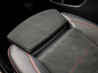 Mercedes-Benz A-Klasse 218Pk Automaat (SCHUIFDAK, APPLE CARPLAY, SFEERVERLICHTING, MEMORY SEATS, CAMERA, BURMESTER, LEDER/ALCANTARA, ADAPTIVE CRUISE, GETINT GLAS, NIEUWSTAT) - afbeelding nr 28