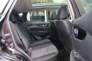 Nissan QASHQAI Nissan QASHQAI 1.2 N-Connecta / Trekhaak / Panoramadak / 360Camera / 18'' / Keyless / Navigatie / Getint glas / DAB / Cruise Control - afbeelding nr 12