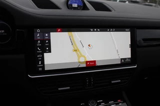 Porsche Cayenne Porsche Cayenne 3.0 E-Hybrid / Trekhaak / Panoramadak / 360Camera / Head-up / 21'' / Keyless / Bose / Sportchrono / Softclose / Stuurverwarming / Leder / Cruise Control - afbeelding nr 24