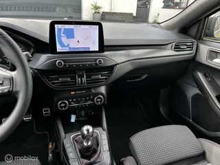 Ford Focus Ford Focus 1.0 EcoBoost ST Line Navi 18inch Led Winterpack NAP Dik! - afbeelding nr 32