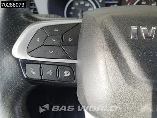Iveco Daily Iveco Daily 35C18 3.0L Automaat Laadklep Zijdeur Bakwagen LED Airco Cruise Euro6 Meubelbak Koffer 20m3 Airco Cruise control - afbeelding nr 18