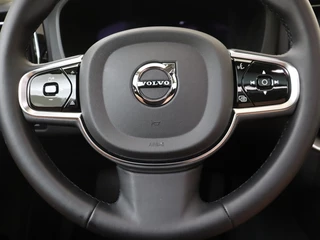 Volvo XC60 Volvo XC60 T8 AWD Plus Dark | Panoramadak | 360° Camera | Dodehoekdetectie - afbeelding nr 22