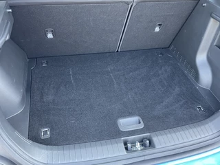 Hyundai Kona Hyundai Kona 1.0T Comfort | Navigatie via Apple Car Play | Achteruitrij camera | 18