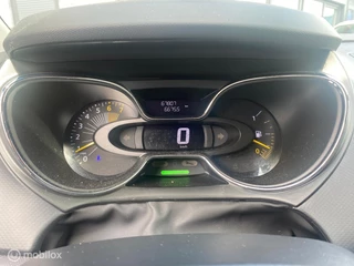 Renault Captur Renault Captur 0.9 TCe Helly Hansen / 5 deurs / 67DKM / NAP! - afbeelding nr 18