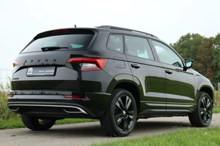 Škoda Karoq Skoda Karoq 1.5 TSI / 150 PK / DSG / Sportline / Black Edition / Panorama / Virtual Cockpit / Camera / Cruise Control / Trekhaak / 18
