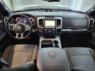 Dodge Ram 1500 Dodge Ram 1500 SLT Classic 5.7 V8 4x4 Crew Cab Warlock Navigatie Camera Stoelverwarming LED Trekhaak LPG - afbeelding nr 2