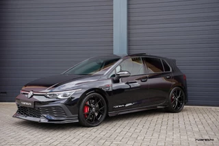 Volkswagen Golf Volkswagen Golf 8 GTI Clubsport | Pano | Matrix IQ | Alcantara | ACC | Rijdersauto Edition | Deep Black Pearl | Fabrieksgar. 2027 - afbeelding nr 3