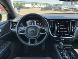 Volvo V60 Volvo V60 2.0 T6 PHEV AWD Plus Dark|PANO|TREK|H&K|PILOT|CARPLAY - afbeelding nr 10