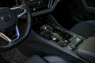 Volkswagen Touareg Volkswagen Touareg R 3.0 TSi eHybrid 4MOTION | Nieuw | Vol opties | Panodak | Dynaudio | Massage | Trekhaak | 22 inch | 5 jaar garantie | - afbeelding nr 34