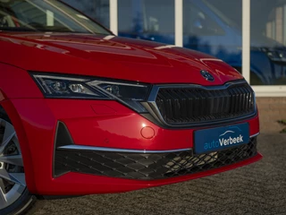 Škoda Octavia Škoda Octavia Combi 1.5 TSI MHEV Business Edition Plus | Matrix LED | Chrome pakket | Stoel-, Stuur- & voorruitverwarming | Navi 13inch | Elektr.trekhaak | El. achterklep m.sensor | ACC | - afbeelding nr 27