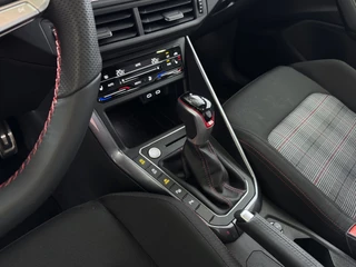 Volkswagen Polo Volkswagen Polo 2.0 TSI GTI 207PK PANO IQ LED/GRILL CAMERA STOELVERW ADAP.CRUIS ZWARTE.HEMEL 18'' LMV BEATS AUDIO 