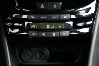 Peugeot 208 Peugeot 208 1.2 PureTech Blue Lease Executive, CarPlay, PDC - afbeelding nr 10