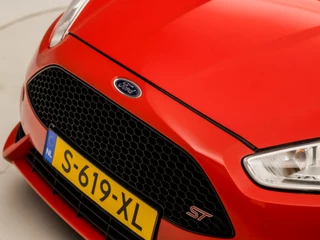 Ford Fiesta Ford Fiesta 1.6 ST1 213Pk (BLUETOOTH, GETINT GLAS, LM VELGEN, SPORTSTOELEN, PARKEERSENSOREN, ELEK RAMEN, NIEUWE APK, NIEUWSTAAT) - afbeelding nr 28