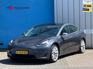 Tesla Model 3 - 427900138-0
