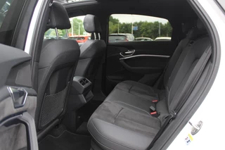 Audi e-tron Audi e-tron Sportback 50 quattro S edition 71 kWh / Panoramadak / Camera / Luchtvering / 20'' / Leder&Alcantara / DAB / ACC / Navigatie / Stoelverwarming - afbeelding nr 9
