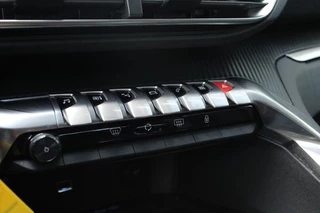 Peugeot 3008 Peugeot 3008 1.2 PureTech Blue Lease Executive | Distributieriem Vervangen! | Navigatie | Climate Control | Cruise Control | Parkeersensoren | Lichtmetalen Velgen | - afbeelding nr 25