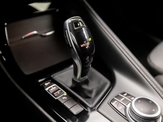 BMW X2 Automaat (NAVIGATIE, M PAKKET, CLIMATE, STOELVERWARMING, LEDEREN SPORTSTOELEN, CAMERA, GETINT GLAS, SFEERVERLICHTING, NIEUWSTAAT) - afbeelding nr 11
