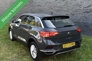 Volkswagen T-Roc Volkswagen T-Roc 1.5 TSI AUTOMAAT/NAVI & CARPLAY/LED/ACC/CLIMA/ETC.! - afbeelding nr 10