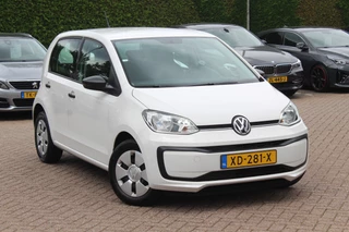 Volkswagen up! Volkswagen up! 1.0 BMT take up! / Airco / Radio / LED Dagrijverlichting / Elektr. ramen voor / Parrot - afbeelding nr 1