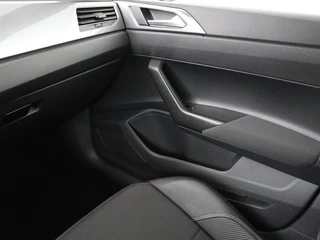 Volkswagen Polo Volkswagen Polo 1.0 TSI R-Line | Stoelverwarming | Camera |  Carplay | Climate control | Adaptive cruise | Full LED | Navigatie | Virtual Cockpit - afbeelding nr 20
