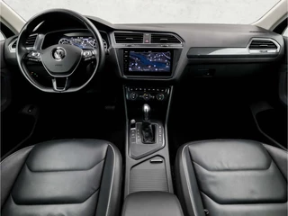 Volkswagen Tiguan 150Pk Automaat (PANORAMADAK, DIGITAL COCKPIT, APPLE CARPLAY, ELEK SPORTSTOELEN, LEDER, STOELVERWARMING, CAMERA, GETINT GLAS, KEYLESS, LED, ELEK ACHTERKLEP, PARKEER ASSISTENT, NIEUWSTAAT) - afbeelding nr 6