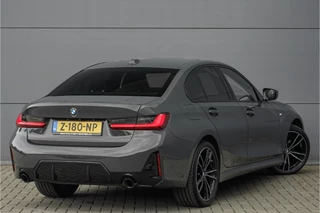 BMW 3 Serie BMW 3 Serie 318i M-Sport Shadow Individual Schuifdak HiFi 19