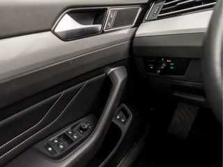 Volkswagen Passat Volkswagen Passat Variant 1.4 TSI PHEV GTE Business 218Pk Automaat (DRAADLOOS APPLE CARPLAY, GROOT NAVI, CLIMATE, LEDER/ALCANTARA, TREKHAAK, STOELVERWARMING, CAMERA, ADAPTIVE CRUISE, KEYLESS, NIEUWSTAAT) - afbeelding nr 23