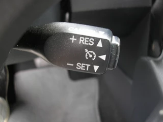 Toyota Auris Toyota Auris 1.8 Hybrid Aspiration 94.000 km - afbeelding nr 16