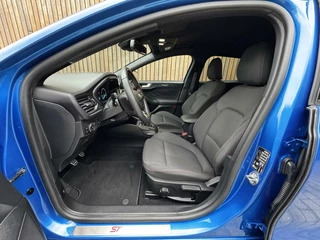 Ford Focus Ford Focus Wagon 1.0 EcoBoost Hybrid ST Line | Navigatiesysteem | Stoelverwarming | Stuurverwarming | LED verlichting | Apple CarPlay | Achteruitrijcamera | Inparkeerhulp | Parkeersensoren voor en achter - afbeelding nr 8
