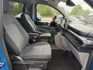 Ford Transit Custom Ford Transit Custom 300 2.0 TDCI L2H1 Limited DC | SCI | 136pk | Dubbele Cabine | Chrome Blue | Trekhaak | Dubbele Schuifdeur | Bijrijdersstoel | Sidesteps | Bumperpakket | Zwarte velgen  | Stoelverwarming | Camera - afbeelding nr 31
