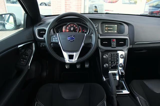 Volvo V40 ➡️ Volvo V40 2.0 T3 R-Design | 153 pk | 2e eigenaar | Origineel | 17 inch | Sportstoelen | Sportstuur | Cruise control | Climate control | PDC | Half leer | - afbeelding nr 6