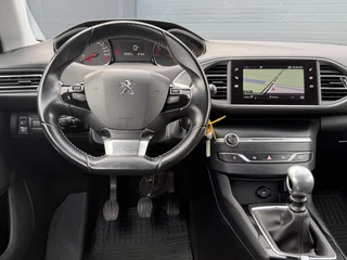 Peugeot 308 Peugeot 308 SW 1.2 PureTech Allure 1e Eigenaar,131pk,Navi,Clima,6 Bak,Cruise,PDC,Trekhaak,Apple Carplay,Dealer Onderhouden,APK tot 05-2026 - afbeelding nr 3