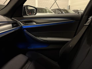BMW 5 Serie HEAD-UP/LASER/ACC/TREKHAAK/360CAMERA/ALCANTARA/KEYLESS/SHADOW-LINE/DRIVING ASS PRO/SFEER/STUUR+STOELVERWARMING/LIVE COCKPIT/M-AERODYNAMIC/SOPHISTOGRAU/VOLLEDIG BMW DEALER HISTORIE - afbeelding nr 41