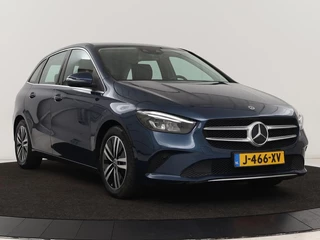Mercedes-Benz B-Klasse Mercedes-Benz B-klasse 180 Business Solution Luxury | Leder | Trekhaak |  Stoelverwarming | Camera | Navigatie | Full LED | Park Assist | Sfeerverlichting | Widescreen - afbeelding nr 35