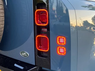 Land Rover Defender Land Rover Defender 110 P400E LEDER/LUCHTVERING/360CAMERA/CARPLAY - afbeelding nr 16