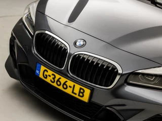 BMW 2 Serie Automaat (GROOT NAVI, M PAKKET, HEAD-UP DISPLAY, LEDER, SFEERVERLICHTING, GETINT GLAS, SPORTSTOELEN, DIGITAL COCKPIT, CRUISE, NIEUWE APK, NIEUWSTAAT) - afbeelding nr 32