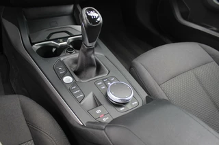 BMW 1 Serie ➡️ BMW 1-serie 116d F40 Executive Edition | 1e eigenaar | NL Auto | DAB | LED | Carplay | PDC | Cruise-control | Climate control | Sportstuur | Mistlampen | 16 inch - afbeelding nr 28