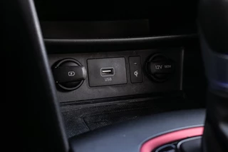 Hyundai Kona Hyundai Kona 1.6 GDI HEV Premium - All-in rijklrprs | Dealer ond. | HUD | Leer | Adpt. cruise - afbeelding nr 22