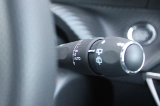 Peugeot 2008 Peugeot 2008 1.2 130PK AUTOMAAT GT PACK | NAVIGATIE | FULL LED KOPLAMPEN | DRAADLOZE APPLE CARPLAY/ANDROID AUTO | ADAPTIVE CRUISE CONTROL | CAMERA VOOR + ACHTER | CLIMATE CONTROL | LICHTMETALEN VELGEN 17