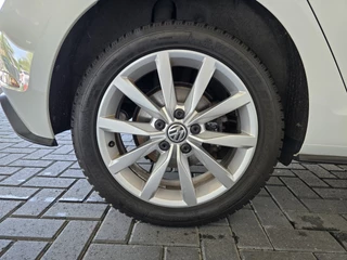 Volkswagen Golf Volkswagen Golf 1.4 TSI PHEV GTE / Dealer Onderhouden / Stoelverwarming / LED Koplampen - afbeelding nr 16