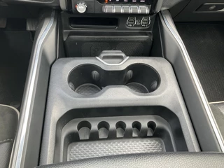 Dodge Ram 1500 Dodge Ram 1500 5.7 V8 4x4 Crew Cab Laramie Pano Full Navi SideSteps Trekhaak Luchtvering - afbeelding nr 29