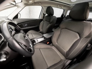 Renault Grand Scénic Renault Grand Scénic 1.2 TCe Deluxe 7 Persoons (PANORAMADAK, APPLE CARPLAY, VIRTUAL COCKPIT, NAVIGATIE, CLIMATE, STOELVERWARMING, SPORTSTOELEN, GETINT GLAS, CRUISE, NIEUWE APK, NIEUWSTAAT) - afbeelding nr 15
